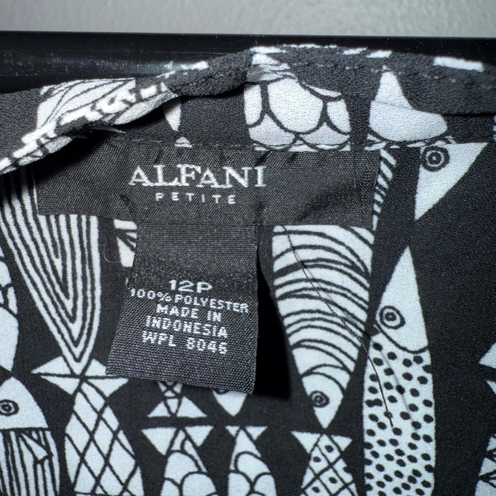 🐟Black and White Sardine Women's Top - Picture 2 of 4